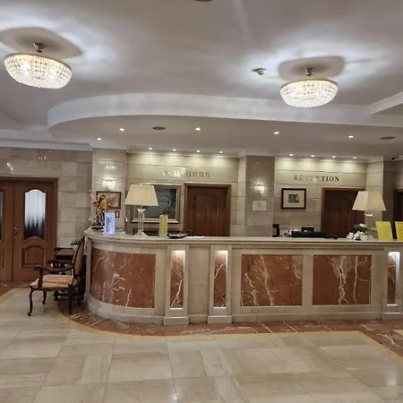 Hotel Danube &