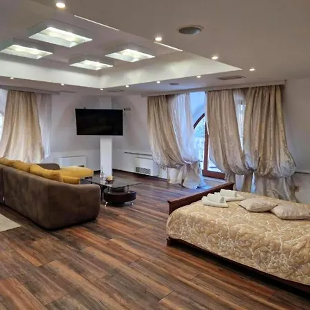 Hotel Danube &